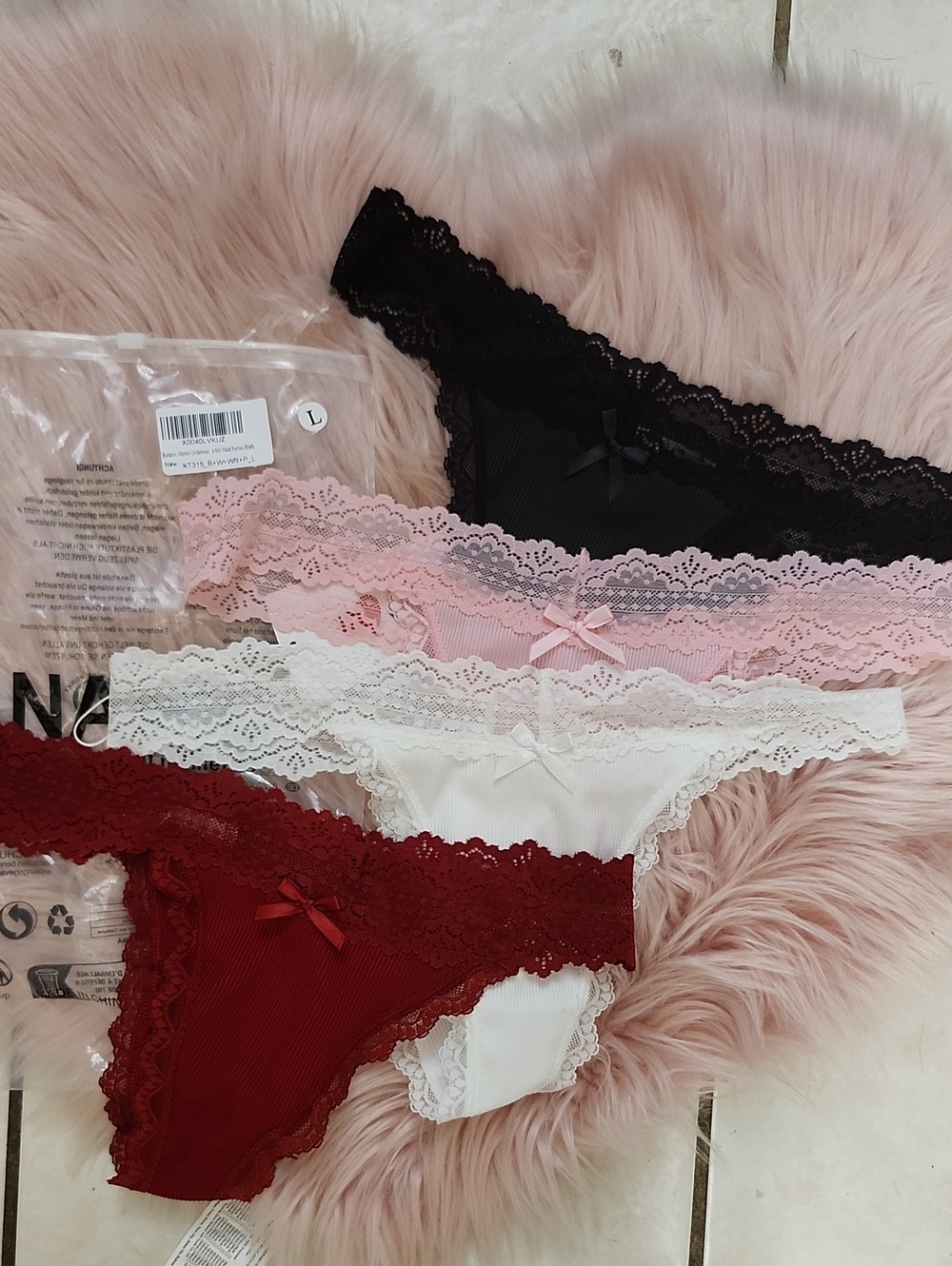 Brand New 4PK BANAMIC WOMEN'S FLORAL LACE THONG PANTIES-L